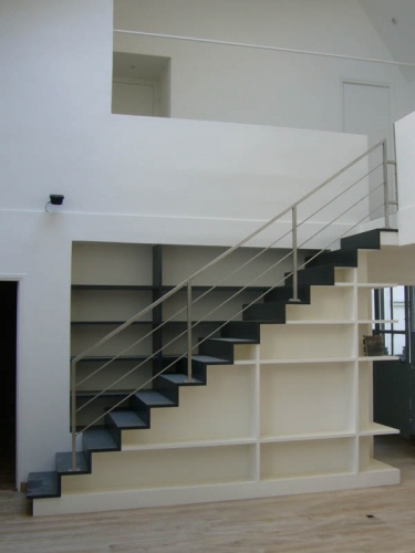 Architectes paris.com escalier bibliothèque dans appartement ... Bibliothèque atypique