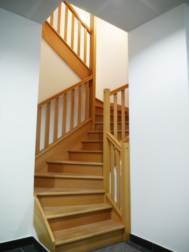 Rhabilitation et extension dun immeuble de bureaux : 8 Escalier
