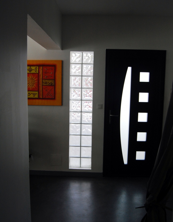 Maison contemporaine � Juvignac : Entr�e