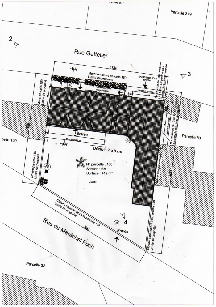 Sur�l�vation d'une maison et construction d'un garage : Plan masse 