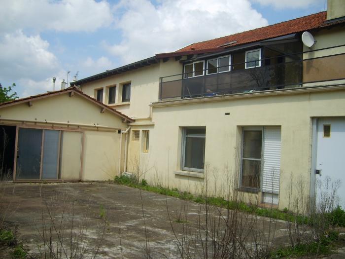 R�novation d'une maison et am�nagement de son extension ( projet en cours ) : Fa�ade hangar existant