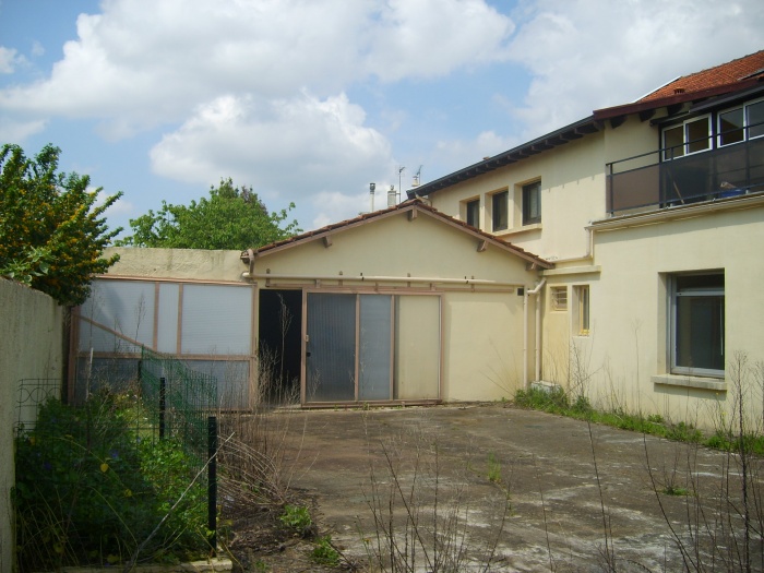 R�novation d'une maison et am�nagement de son extension ( projet en cours ) : Fa�ade hangar existant