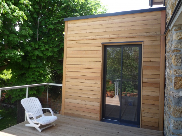 Extension en bois d'une meulière et terrasse : terrasse2