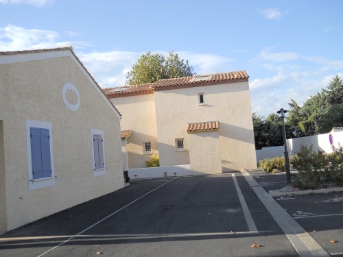 Centre communal,commerce,g�tes et logement de fonction.