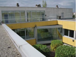 R�am�nagement de bureaux et cr�ation d'une entr�e ind�pendante. : PHASE 1 - VUE sur PATIO