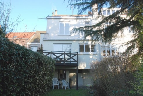 FEN�TRE SUR JARDIN, R�habilitation et extension d'une maison de ville, am�nagement d'une terrasse et des espaces ext�rieurs � Marcq en Baroeul : DIENTRE_fenetre_sur_jardin_existant_exterieur-494x330