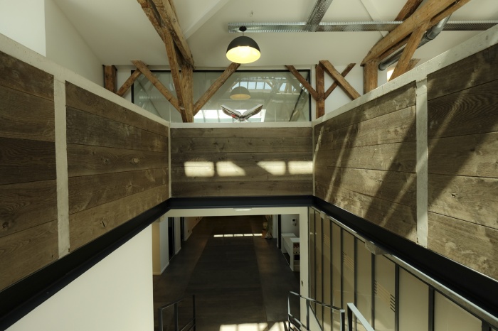 Aménagent du nouveau siège social d'une agence de Design Global : cage escalier 1