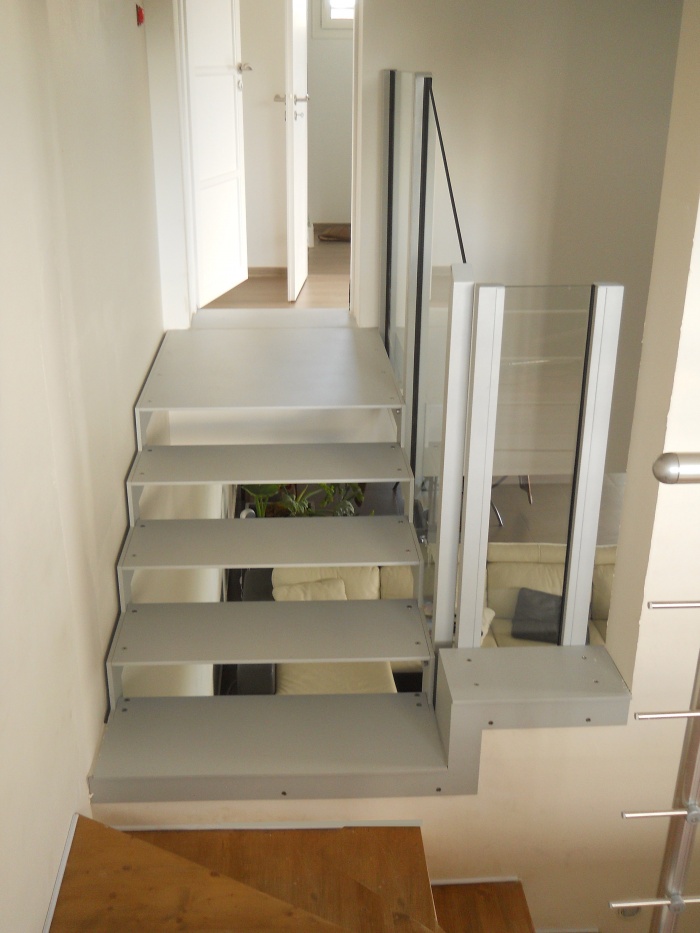 extension d'une maison en bois enduit et cr�ation d'une passerelle : PASSERELLE ESCALIER 1