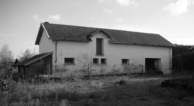R�habilitation d'une grange  en maison d'habitation : longere avant