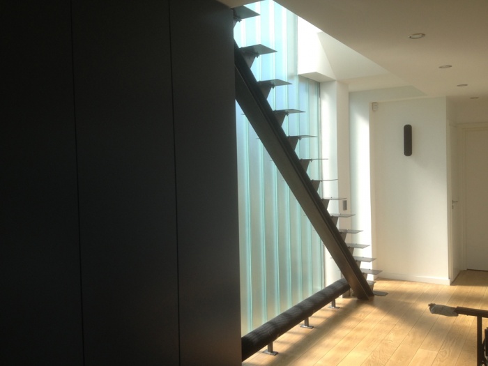 VILLA BELLEVUE : Escalier reliant le 1er étage au 2eme.